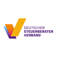 Das Logo des Deutschen Steuerberaterverbands zeigt ein stilisiertes, geometrisches V in orange, lila und blau, neben dem der Name des Verbands in lila Schrift steht.