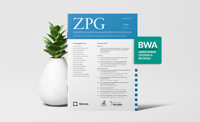Auf dem Bild ist eine Zeitschrift mit dem Titel "ZPG" zu sehen, die als Ausgabe 1/2024 gekennzeichnet ist und sich mit dem Recht für Personengesellschaften und Unternehmensrecht beschäftigt. Neben der Zeitschrift steht eine moderne, weiße Vase mit einer kleinen Pflanze. In der oberen rechten Ecke befindet sich ein grünes Signet mit der Aufschrift "BWA ARBEITSKREIS STEUERN & REVISION".